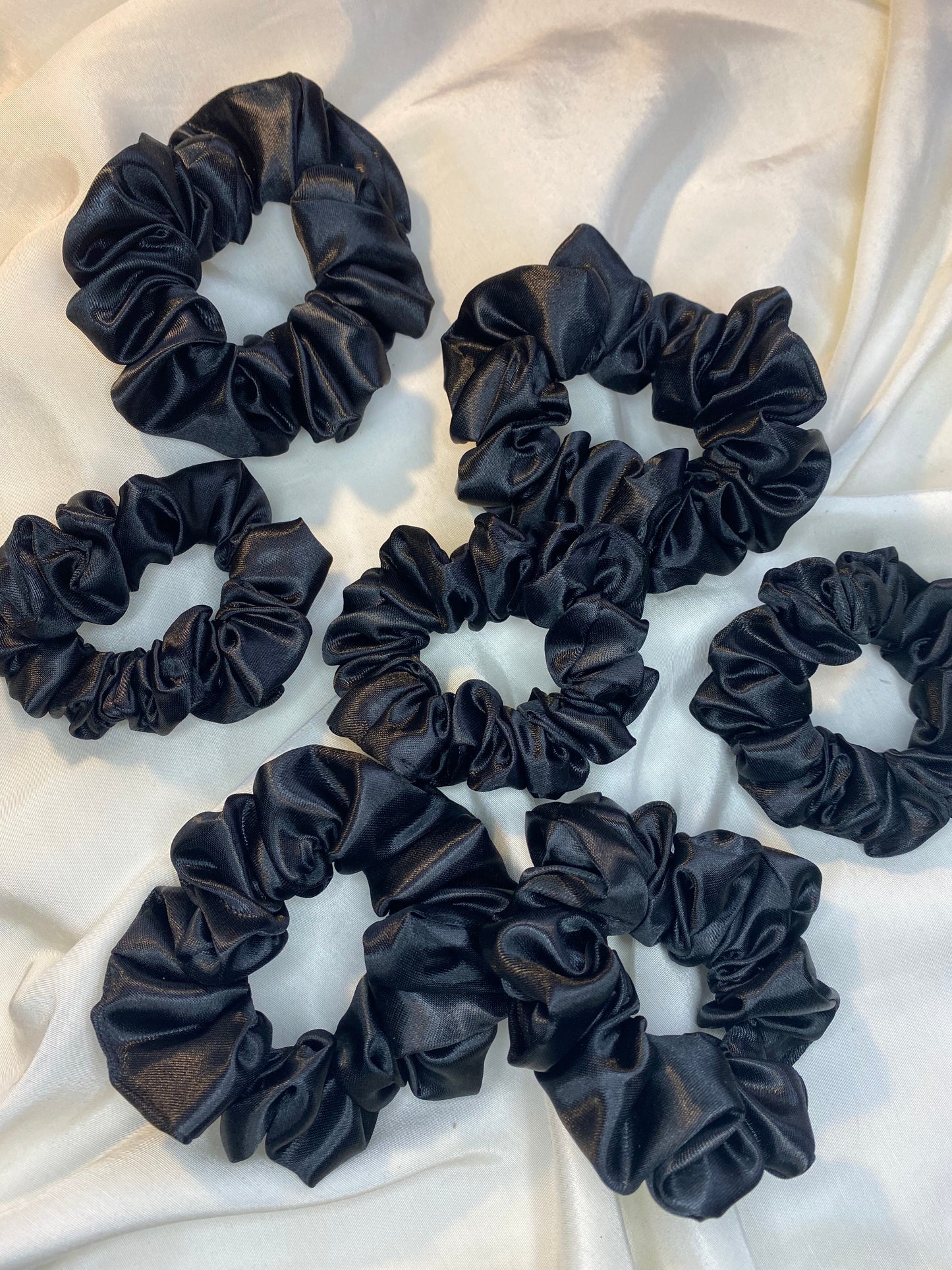 Scrunchie Satin Schwarz