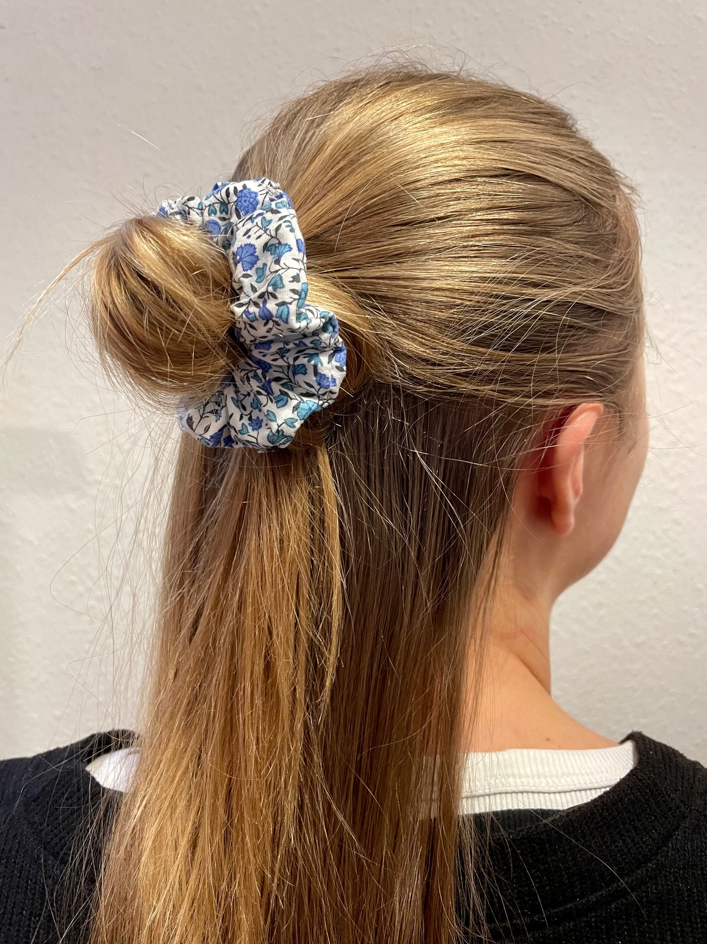 Blumen Scrunchie Rot Blau