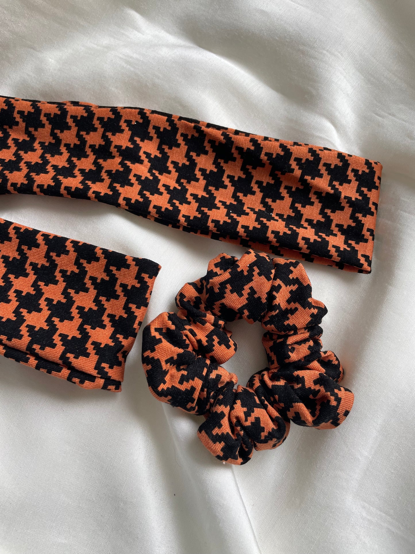 Yogaband Hahnentrittmuster Orangen Schwarz