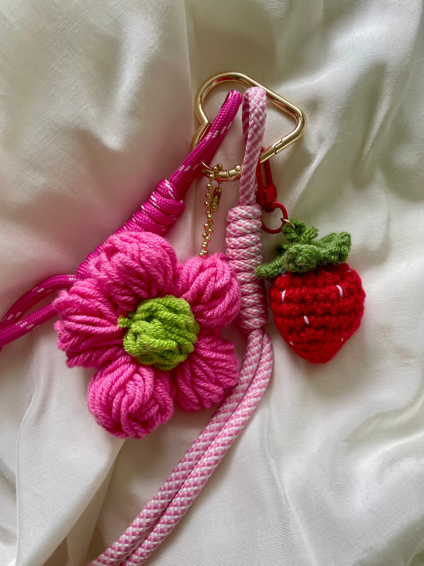Keychain Taschenanhänger Erdbeere & Blume
