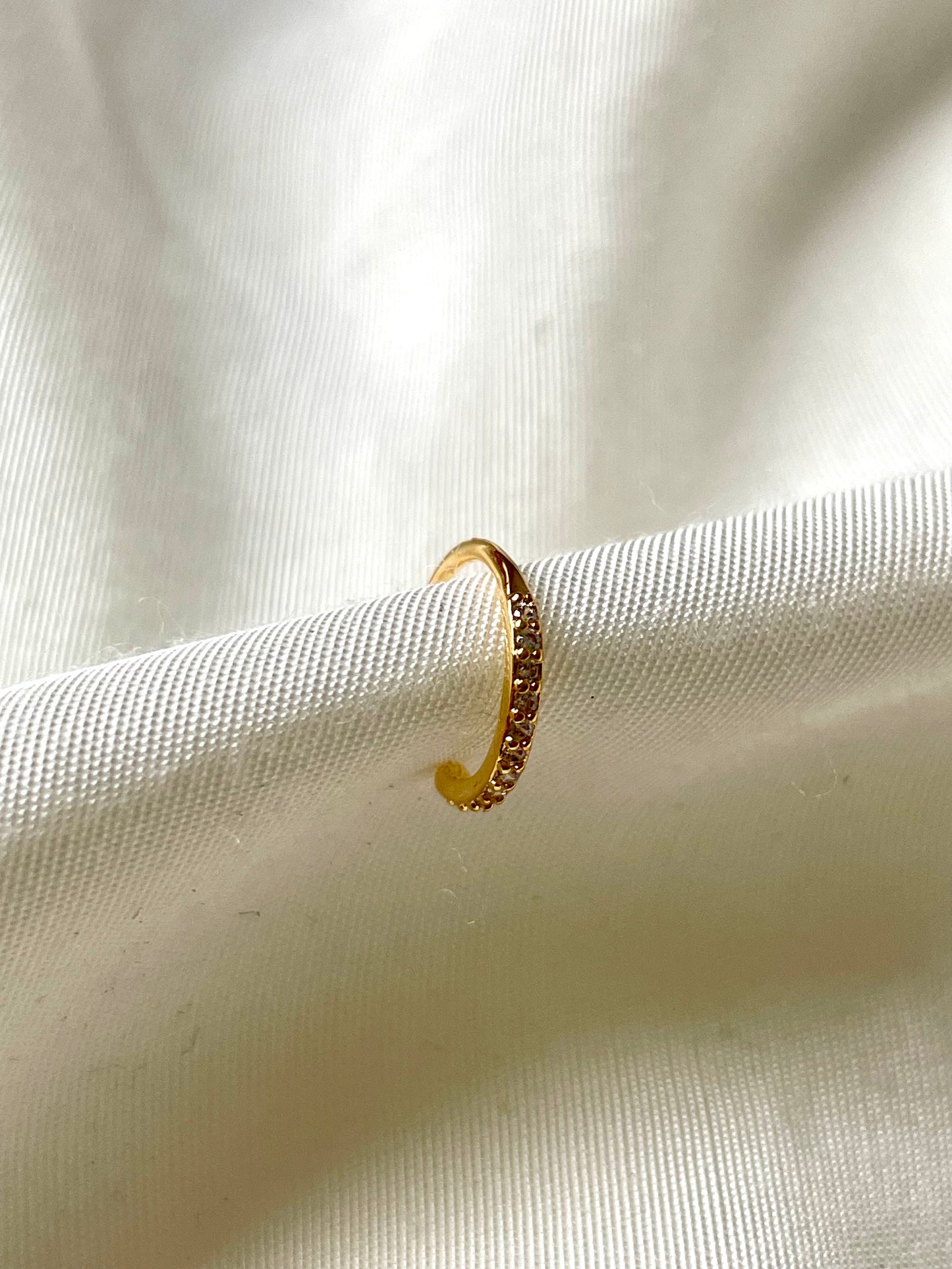 Earcuff Gold mit Steinen
