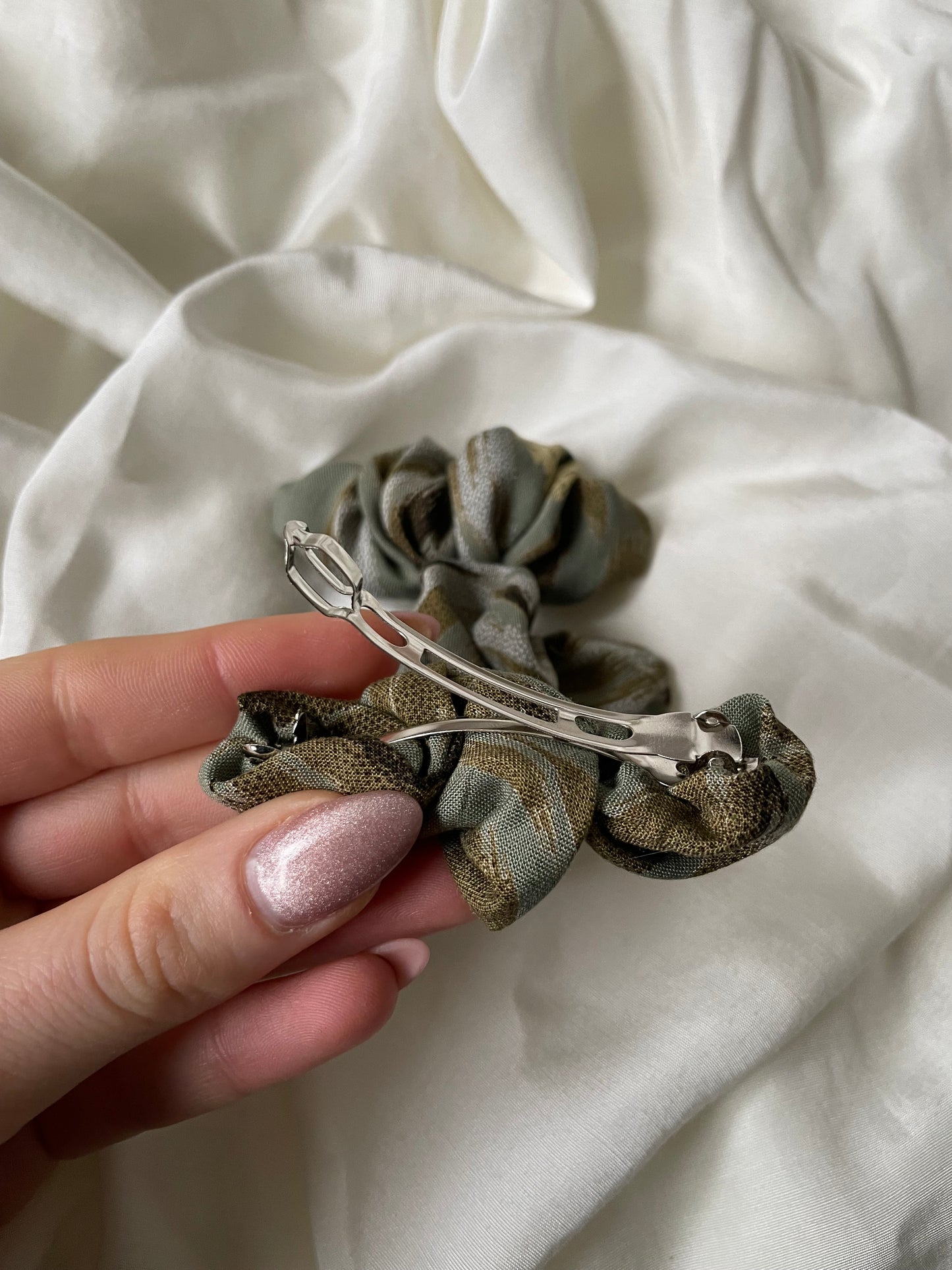 Stirnband und Scrunchie in Frühling Beige Lila