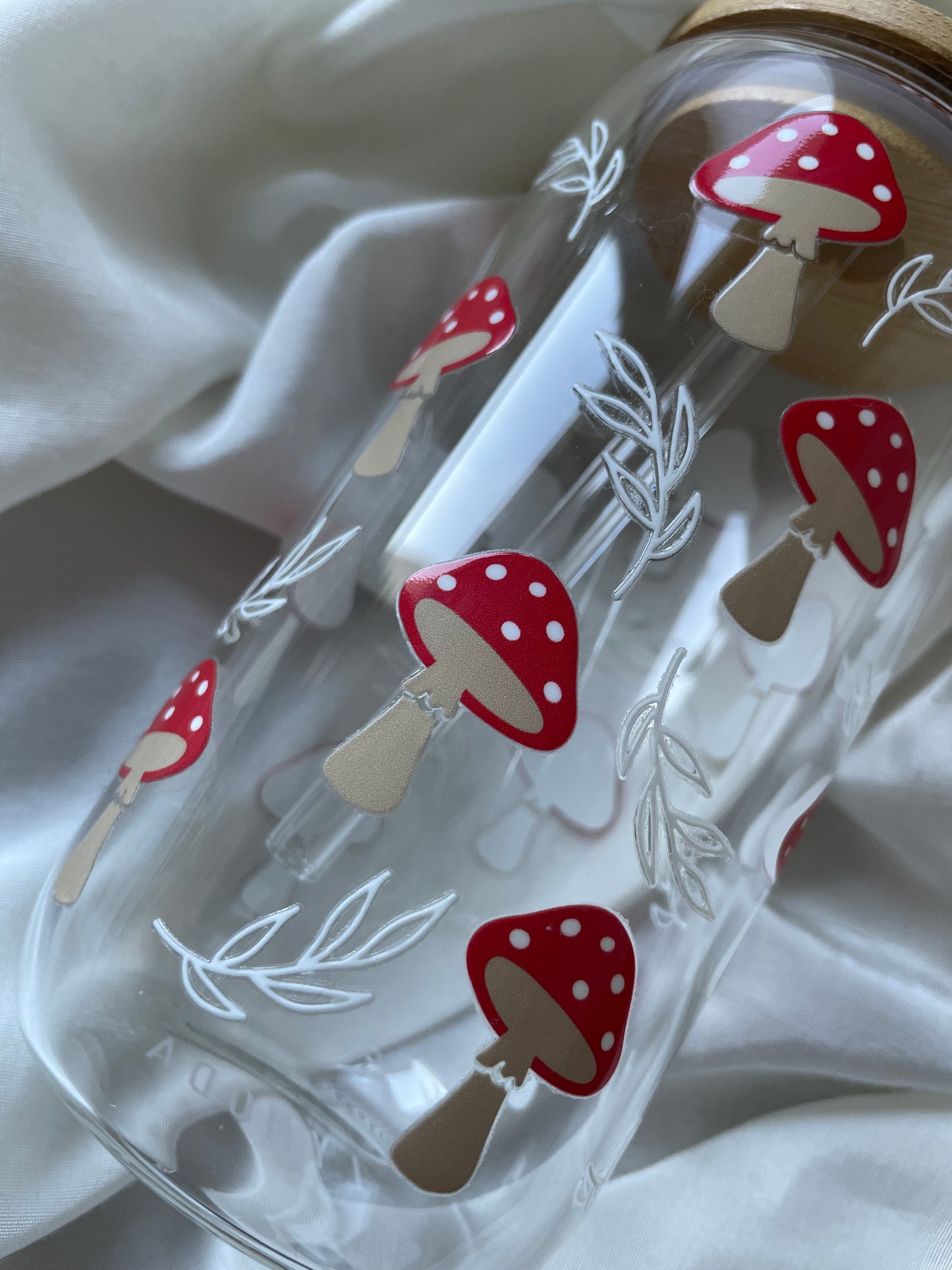 Pilze mit Blättern Glas