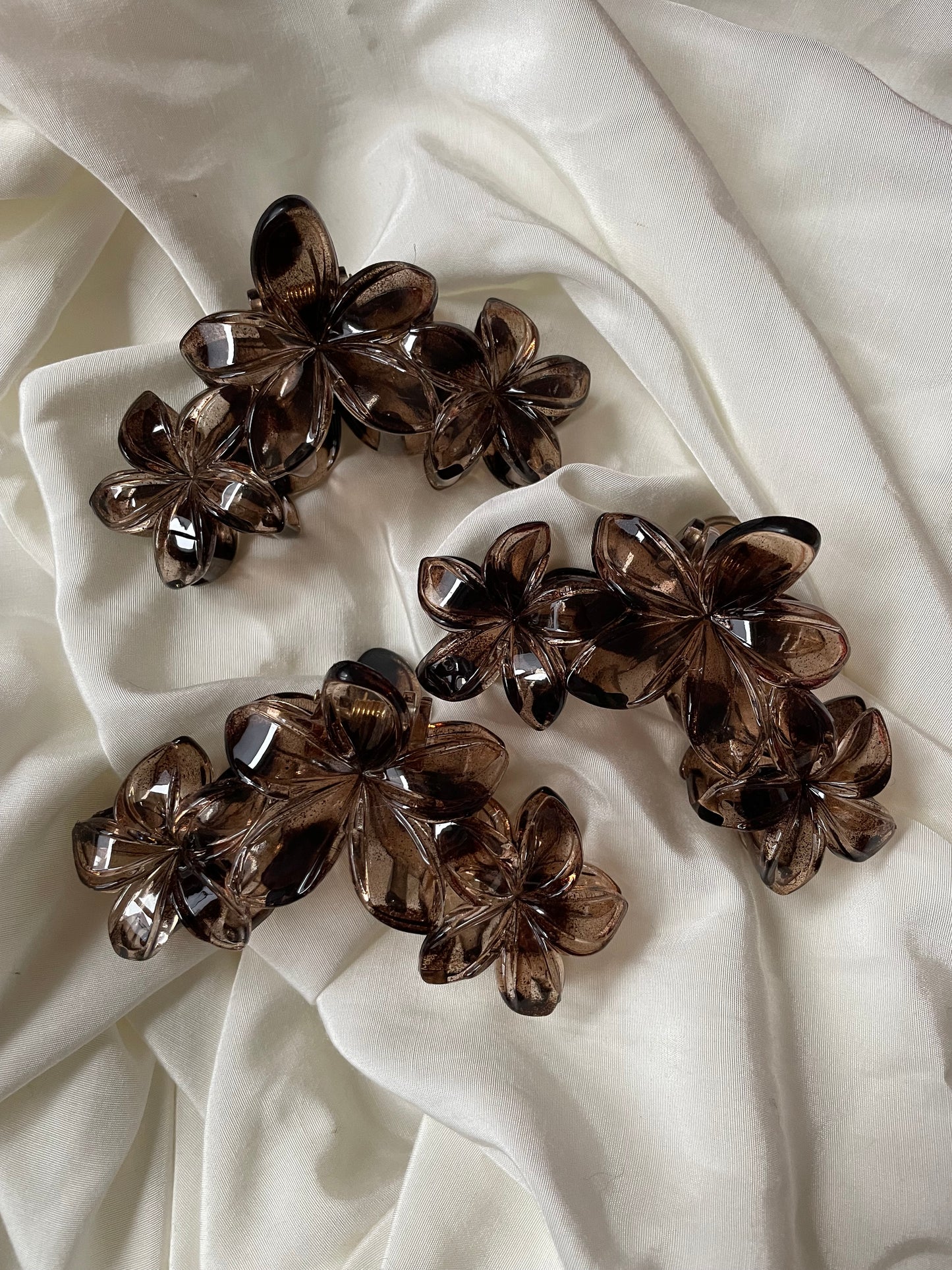 3 Blumen Haarspange Braun Leo