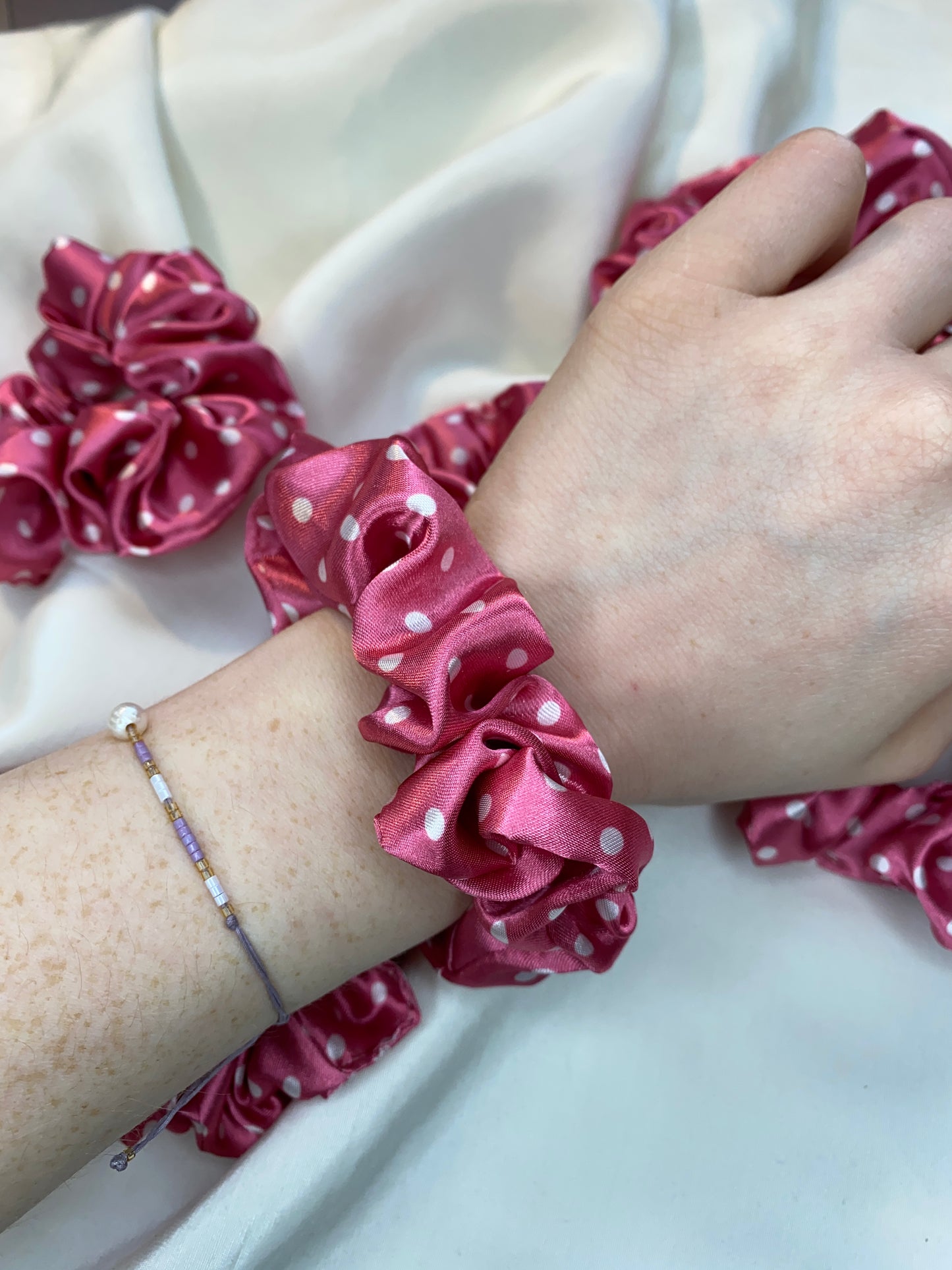 Scrunchie Rosa Pink gepunktet Satin