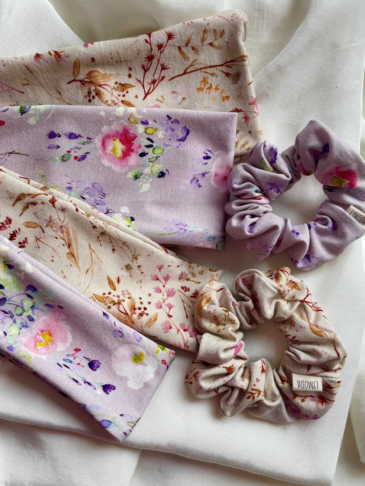 Stirnband und Scrunchie in Frühling Beige Lila
