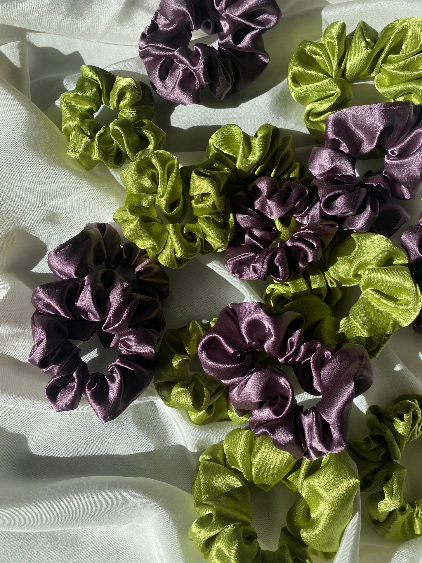 Scrunchie Satin Grün & Lila