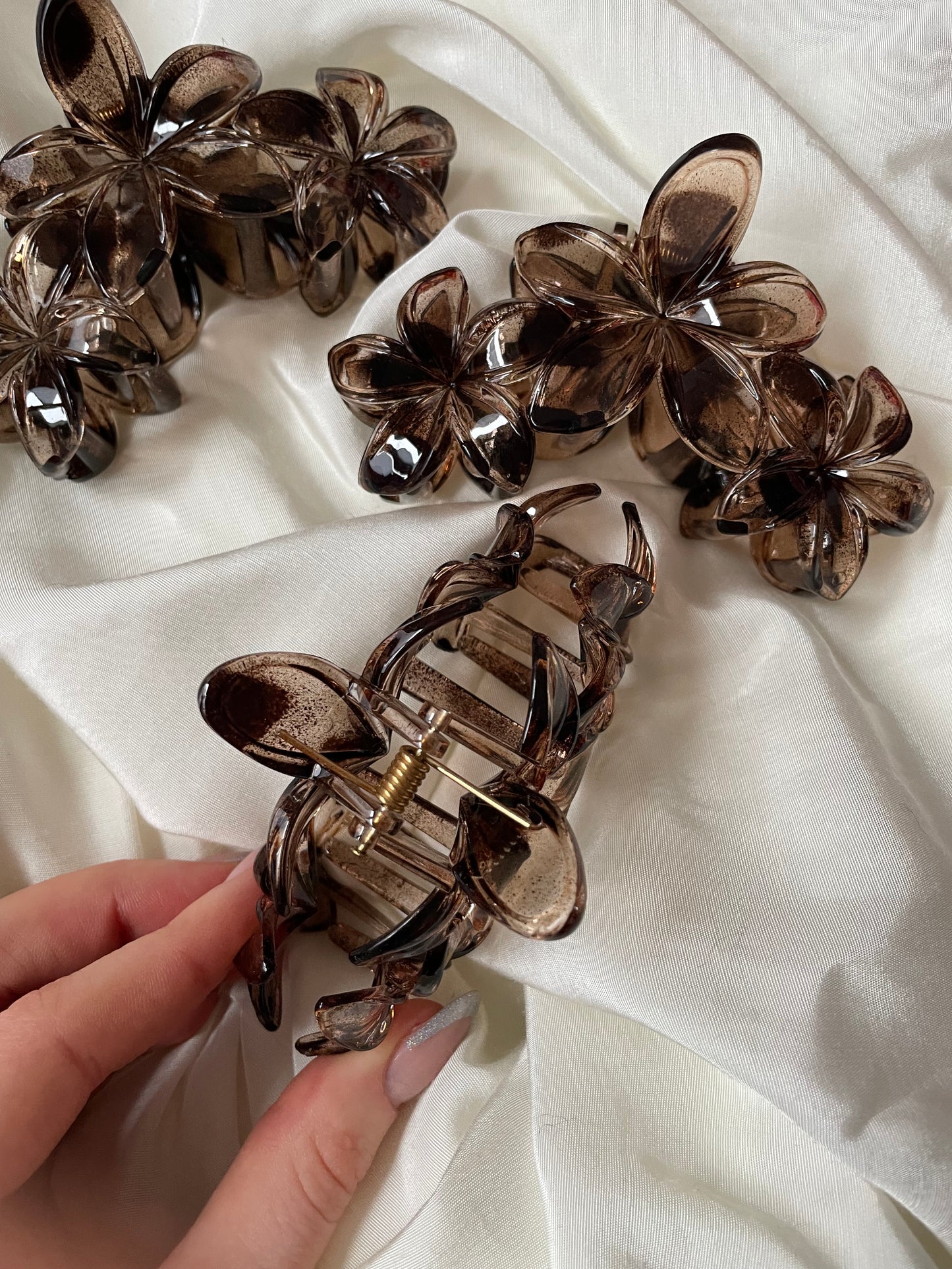 3 Blumen Haarspange Braun Leo