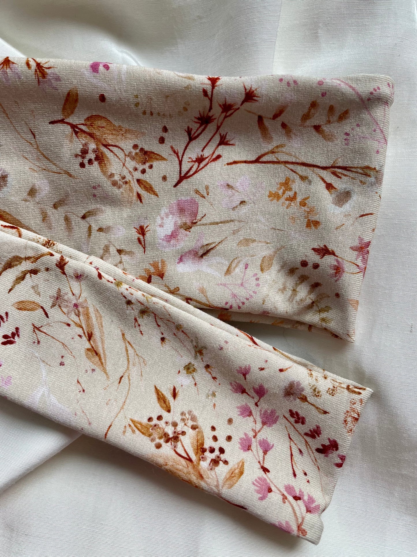 Stirnband und Scrunchie in Frühling Beige Lila
