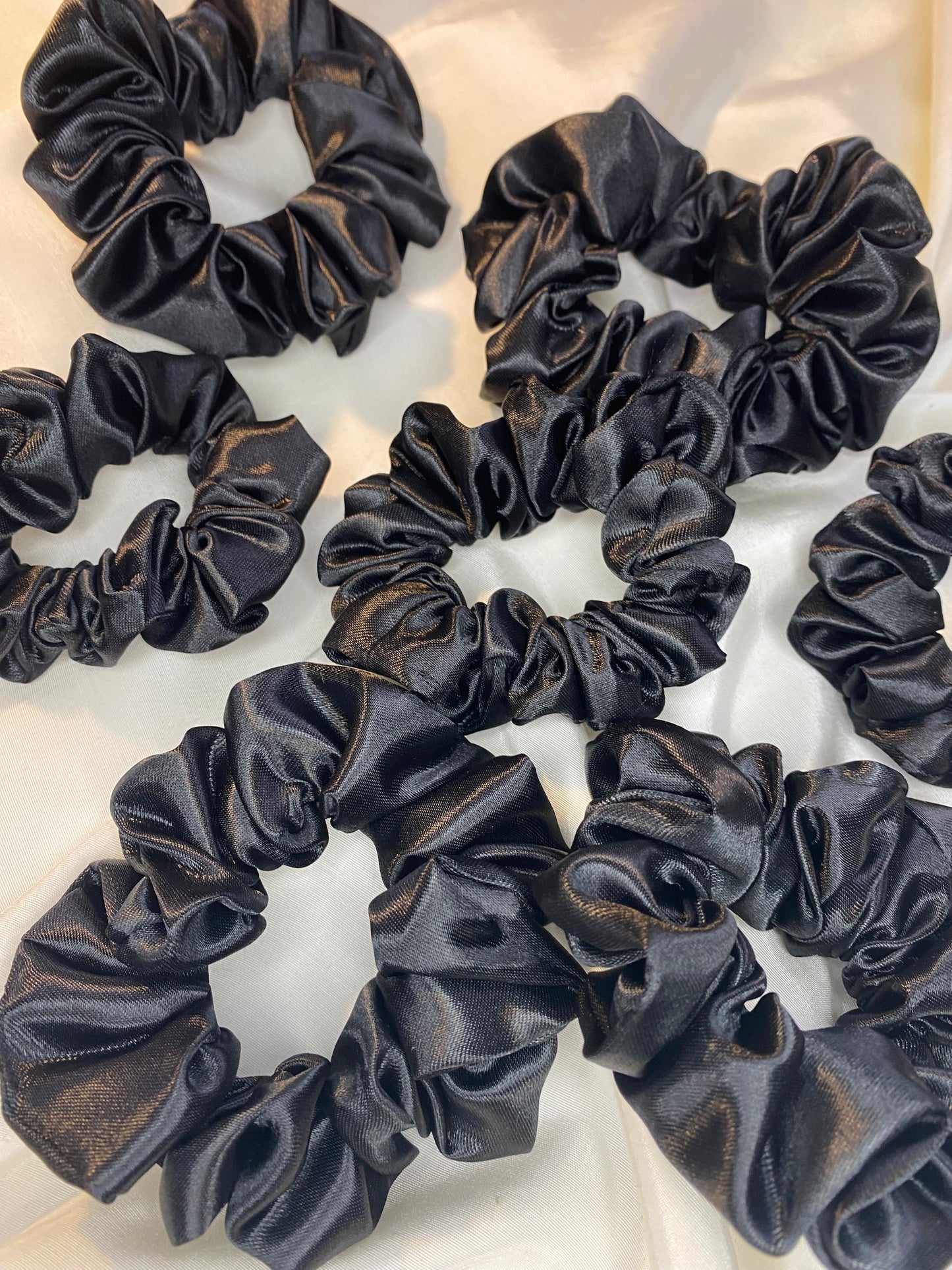 Scrunchie Satin Schwarz