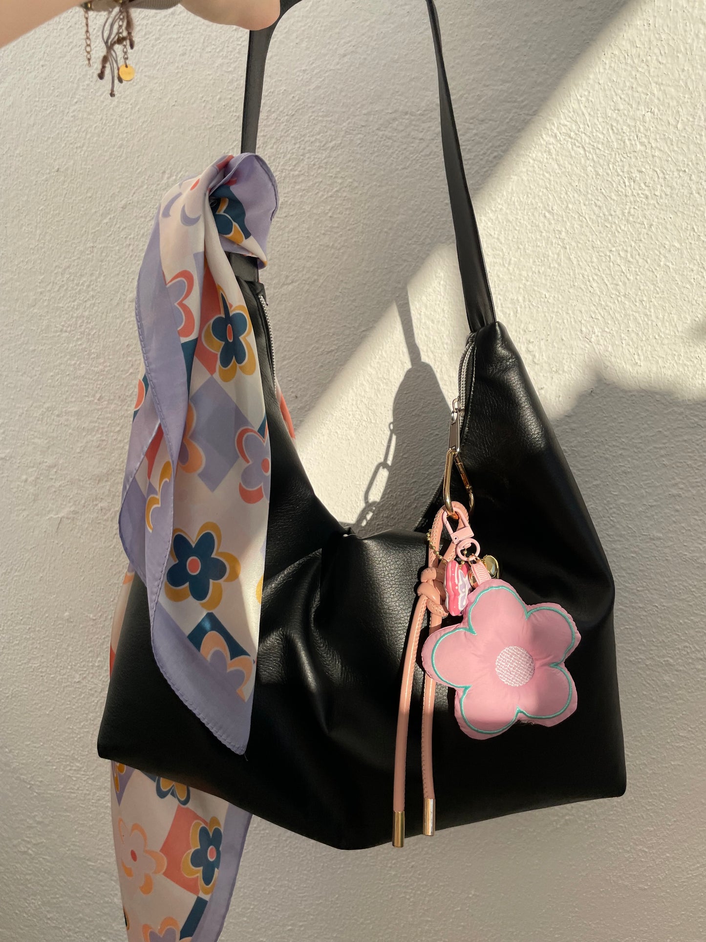 Keychain Taschenanhänger Fluffy Flower & Silk
