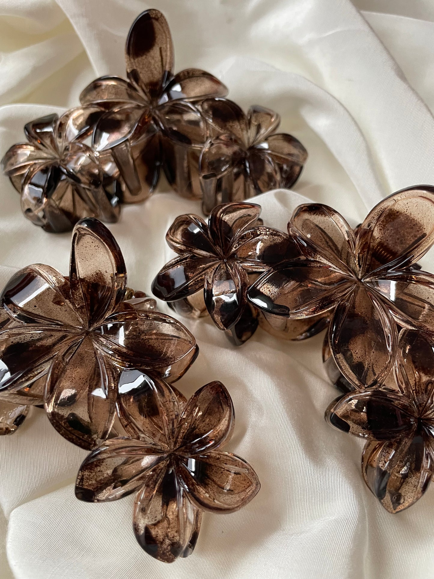 3 Blumen Haarspange Braun Leo