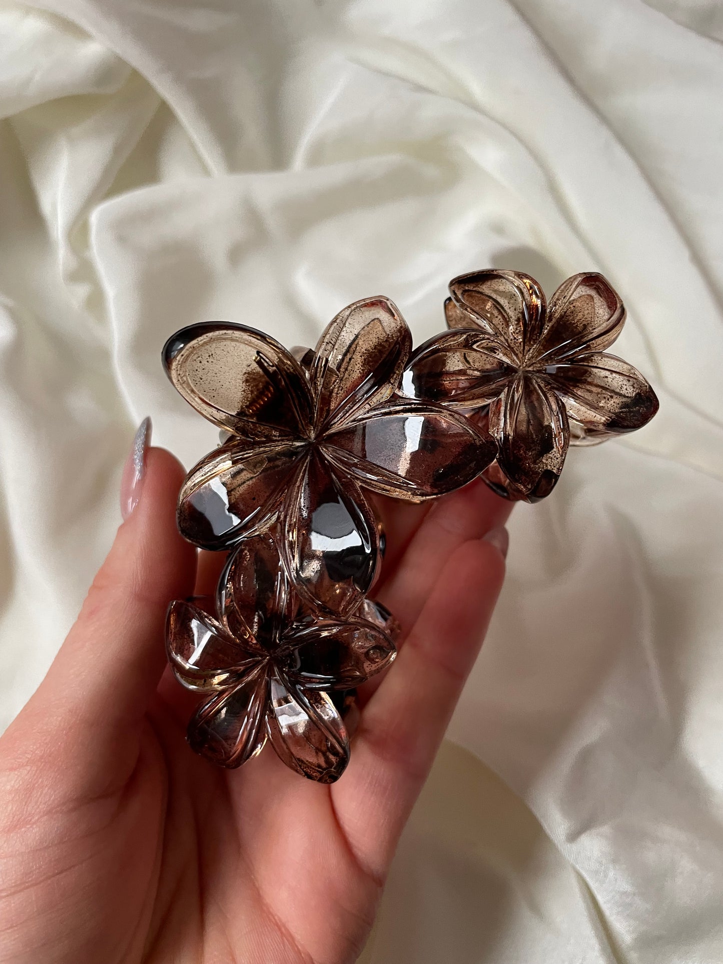 3 Blumen Haarspange Braun Leo