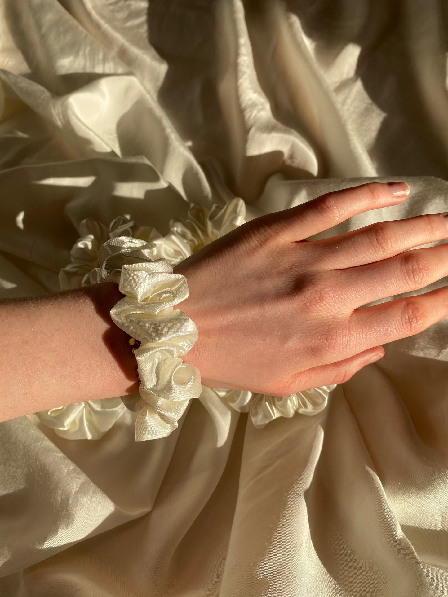 Scrunchie Weiß Satin