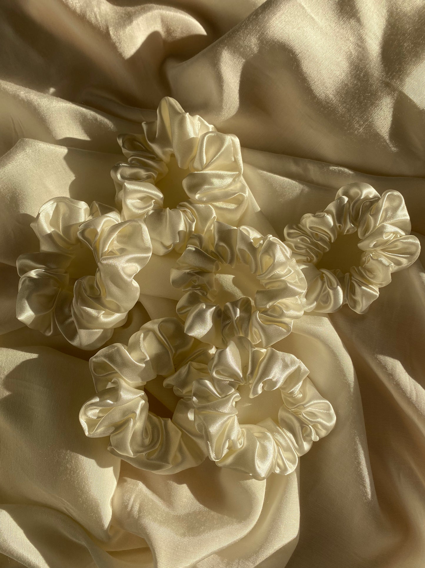 Scrunchie Weiß Satin