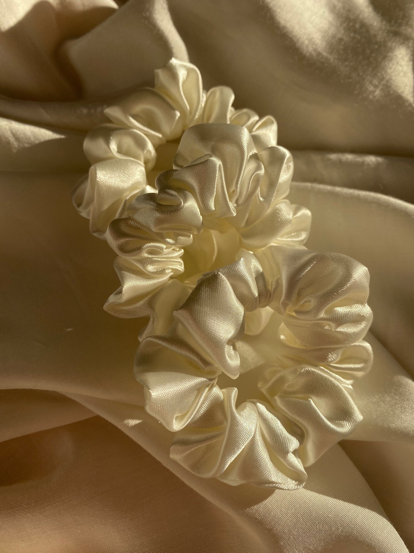 Scrunchie Weiß Satin
