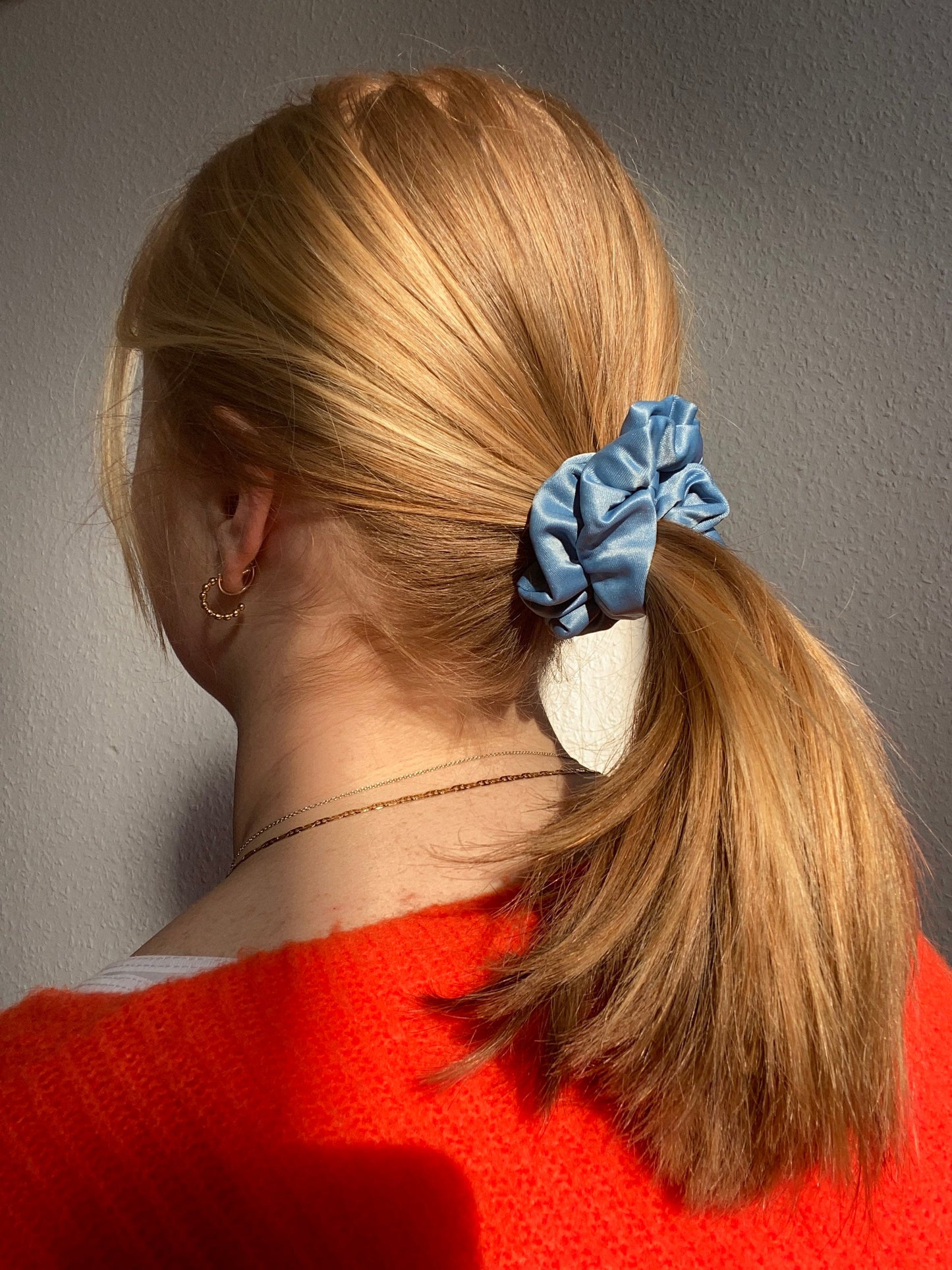 Hellblaues Heavy Satin Scrunchie