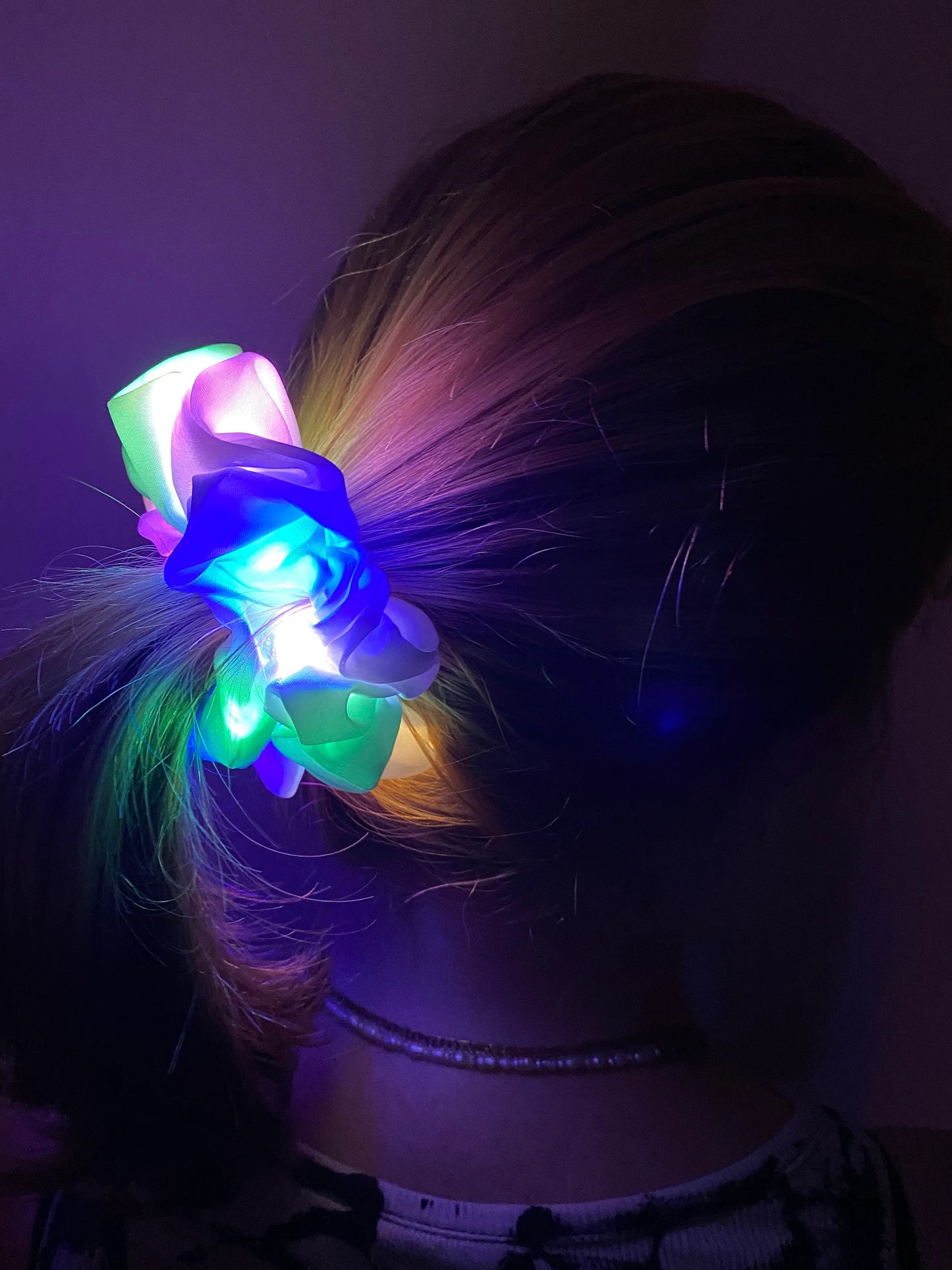 LED Scrunchie leuchtend