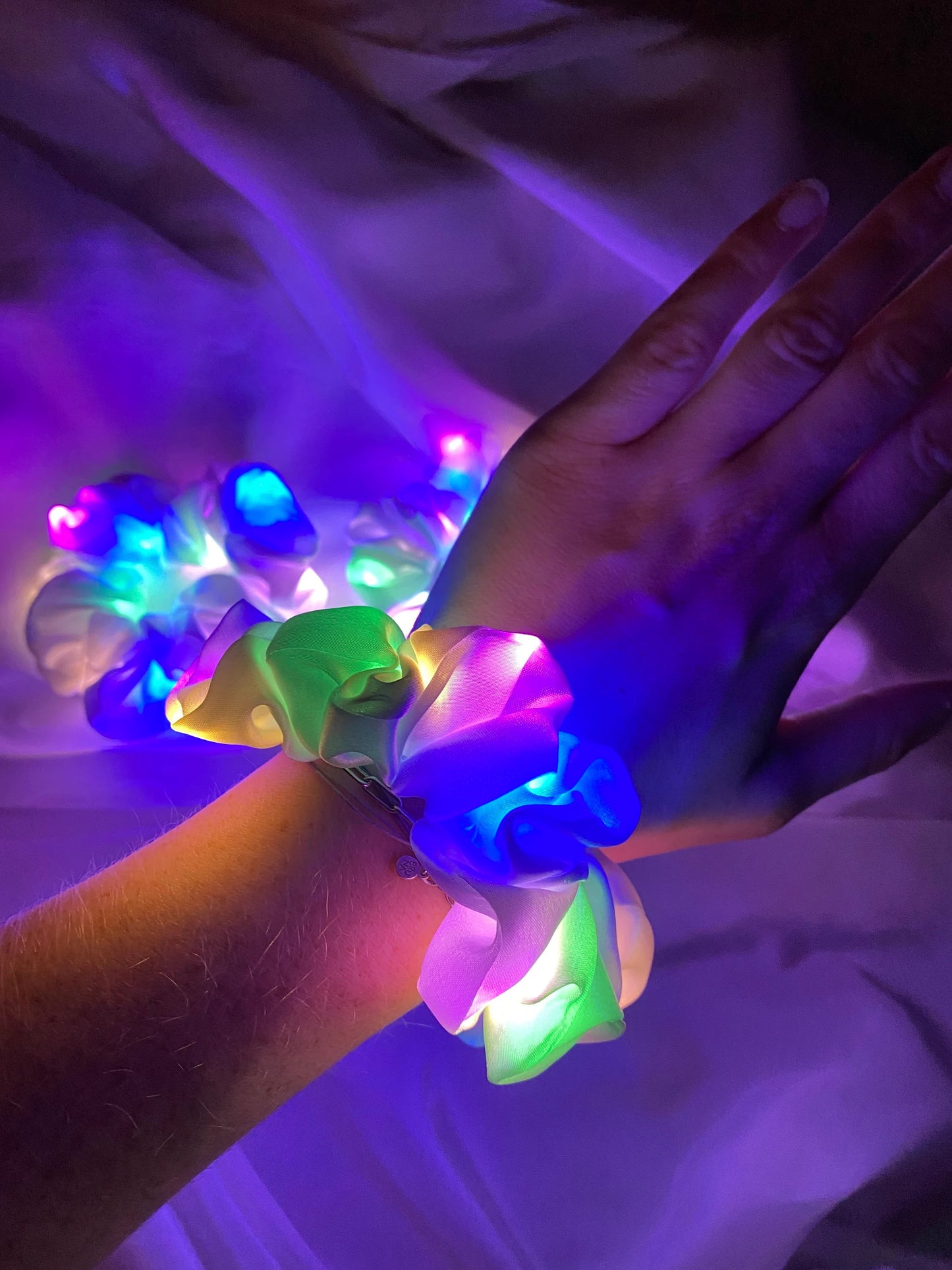 LED Scrunchie leuchtend