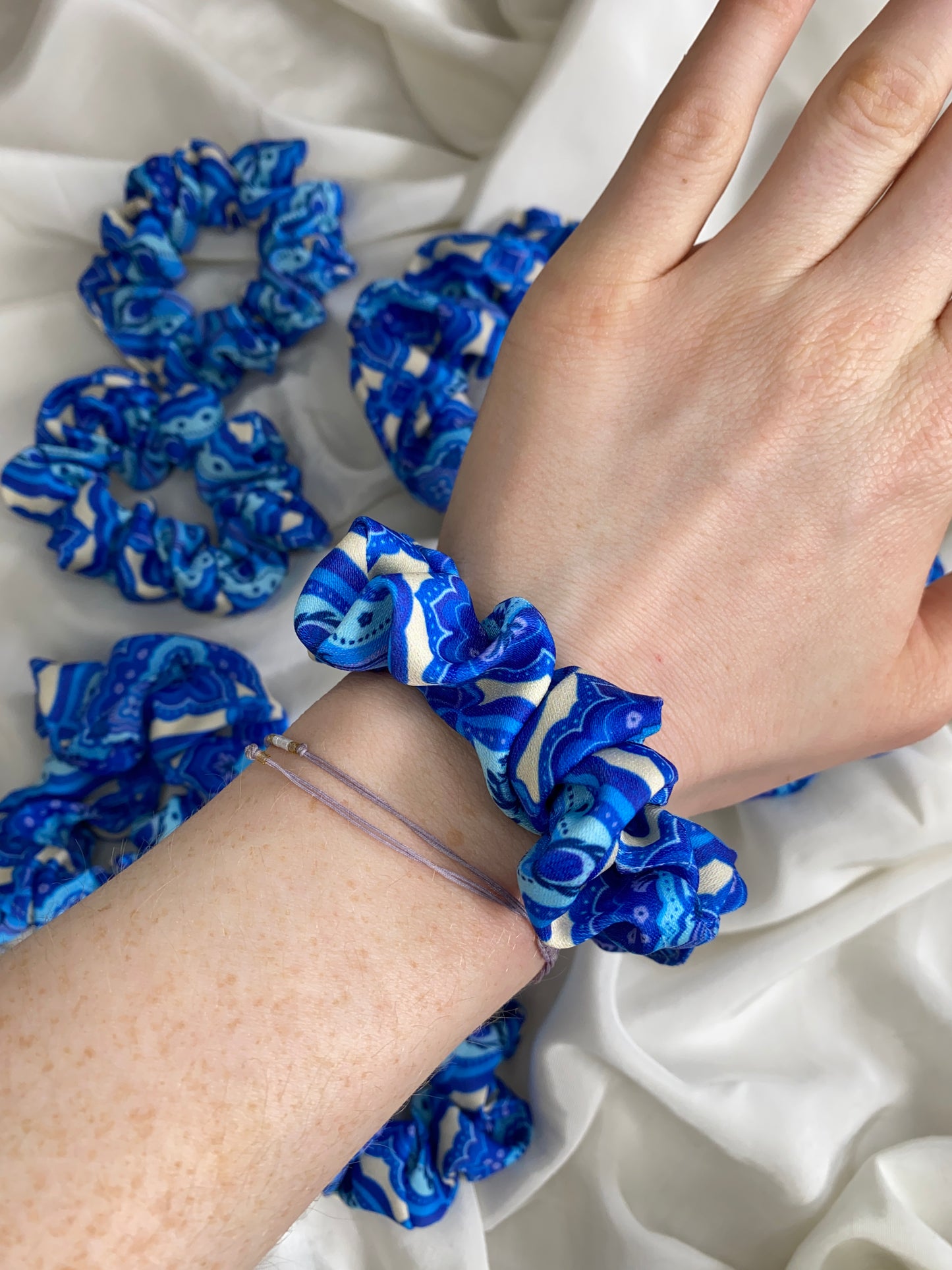 Scrunchie Blau Weiß Oriental