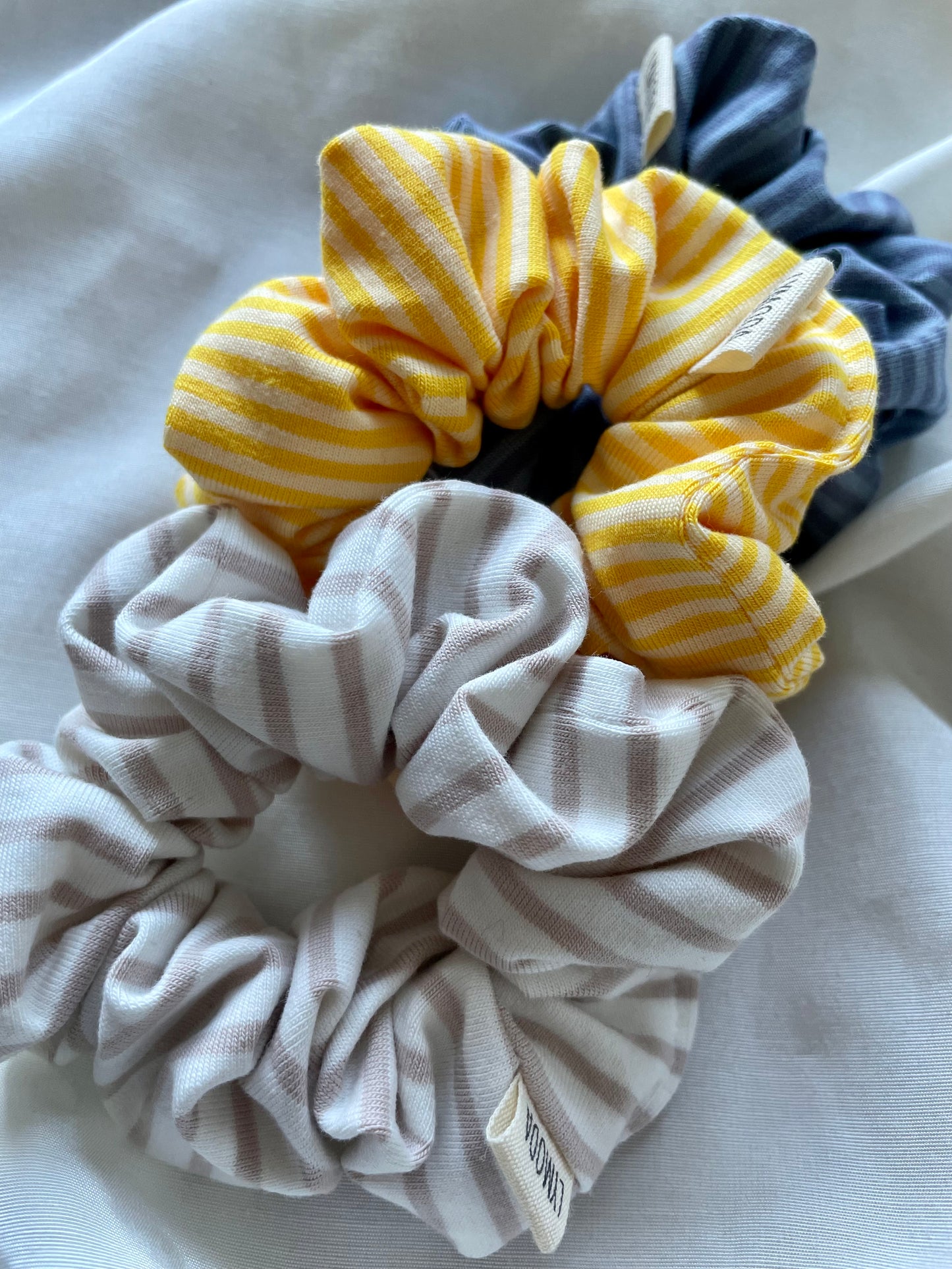 Scrunchiekollektion Strify gestreift Gelb Beige Blau