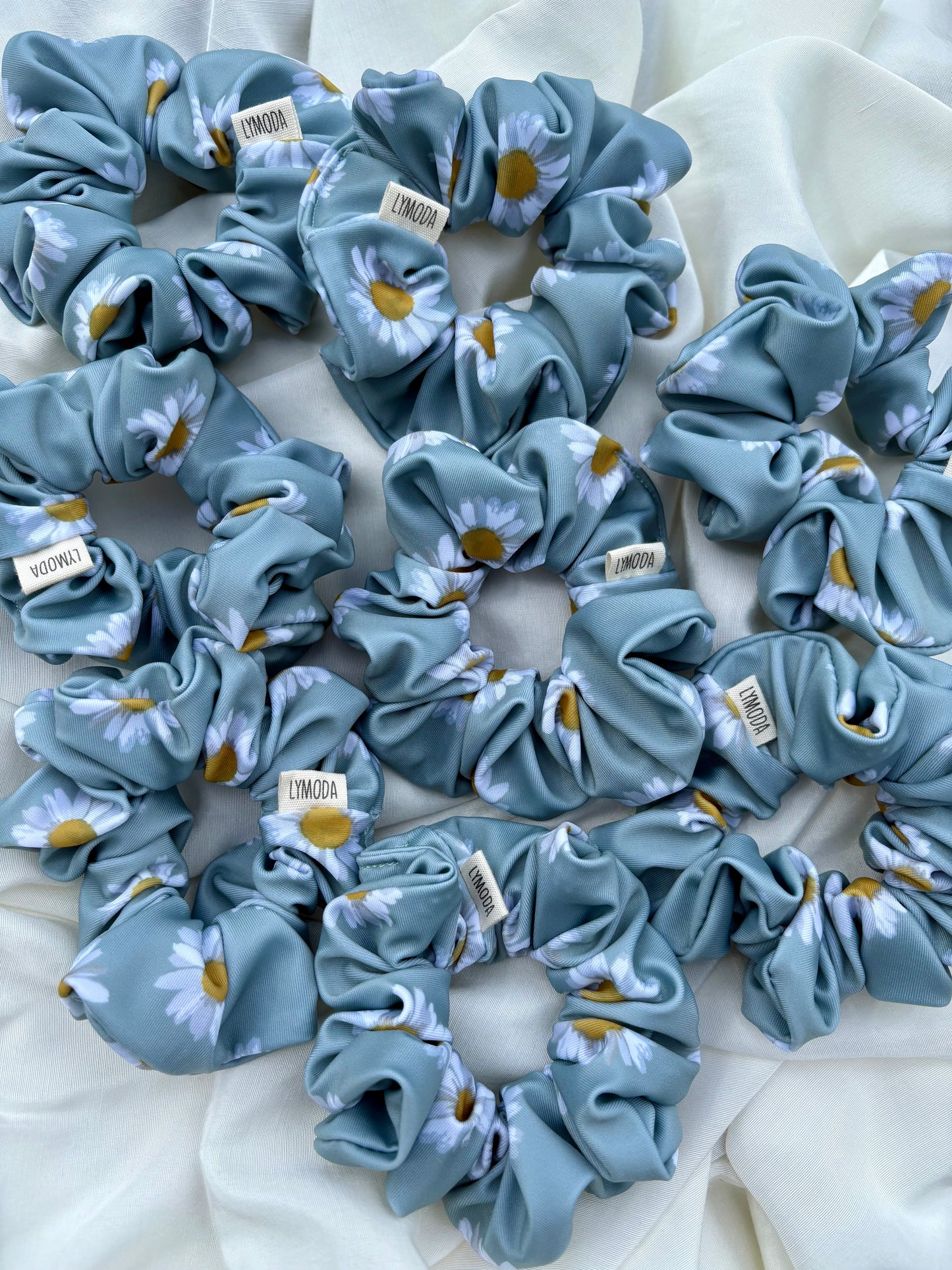 Swim & Sweat Scrunchie Daisy