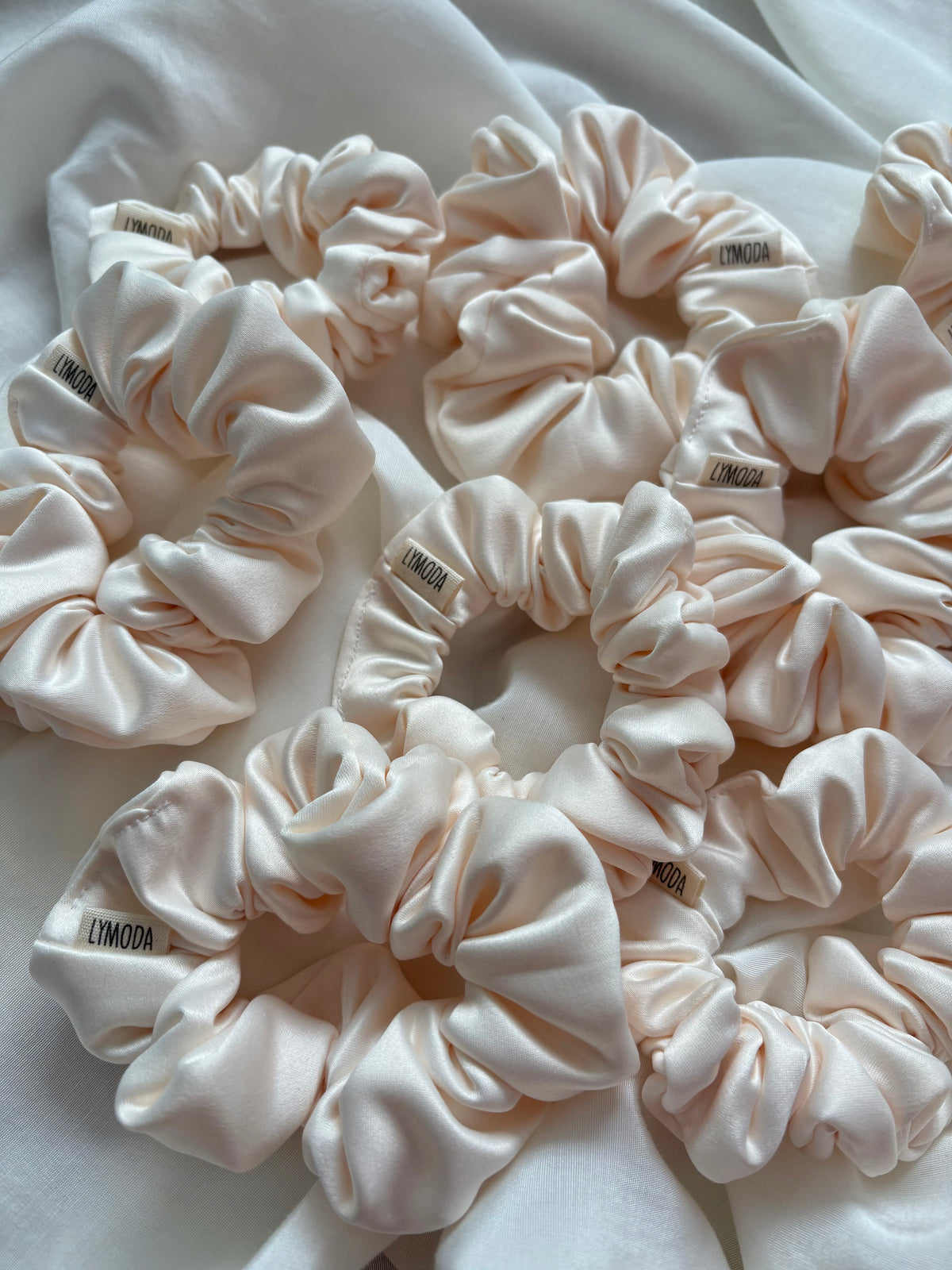Scrunchie Satin Creme
