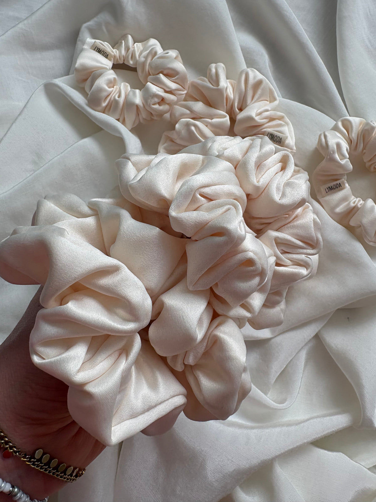 Scrunchie Satin Creme