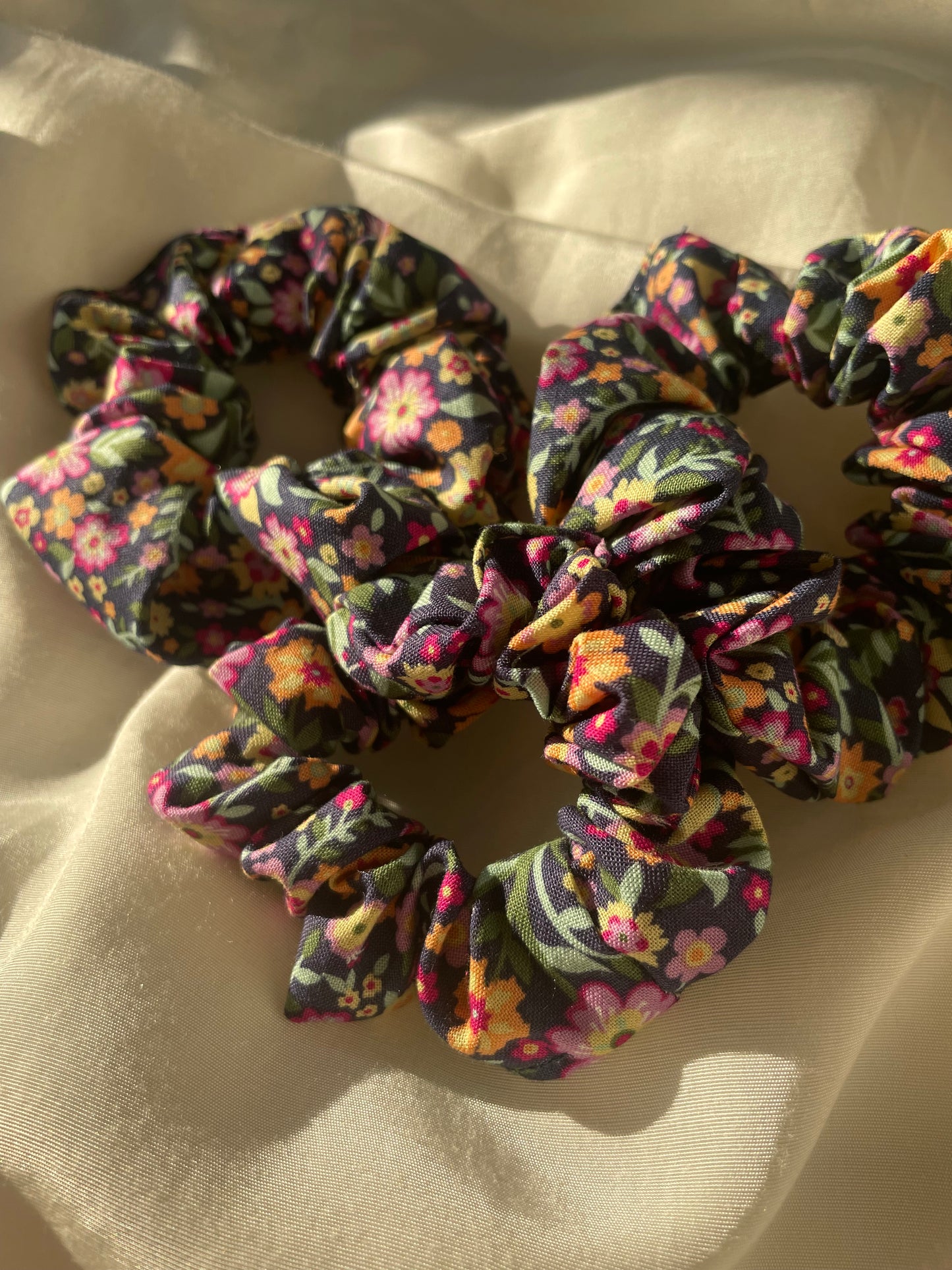 Scrunchie Mix Blau Frühling Blumen