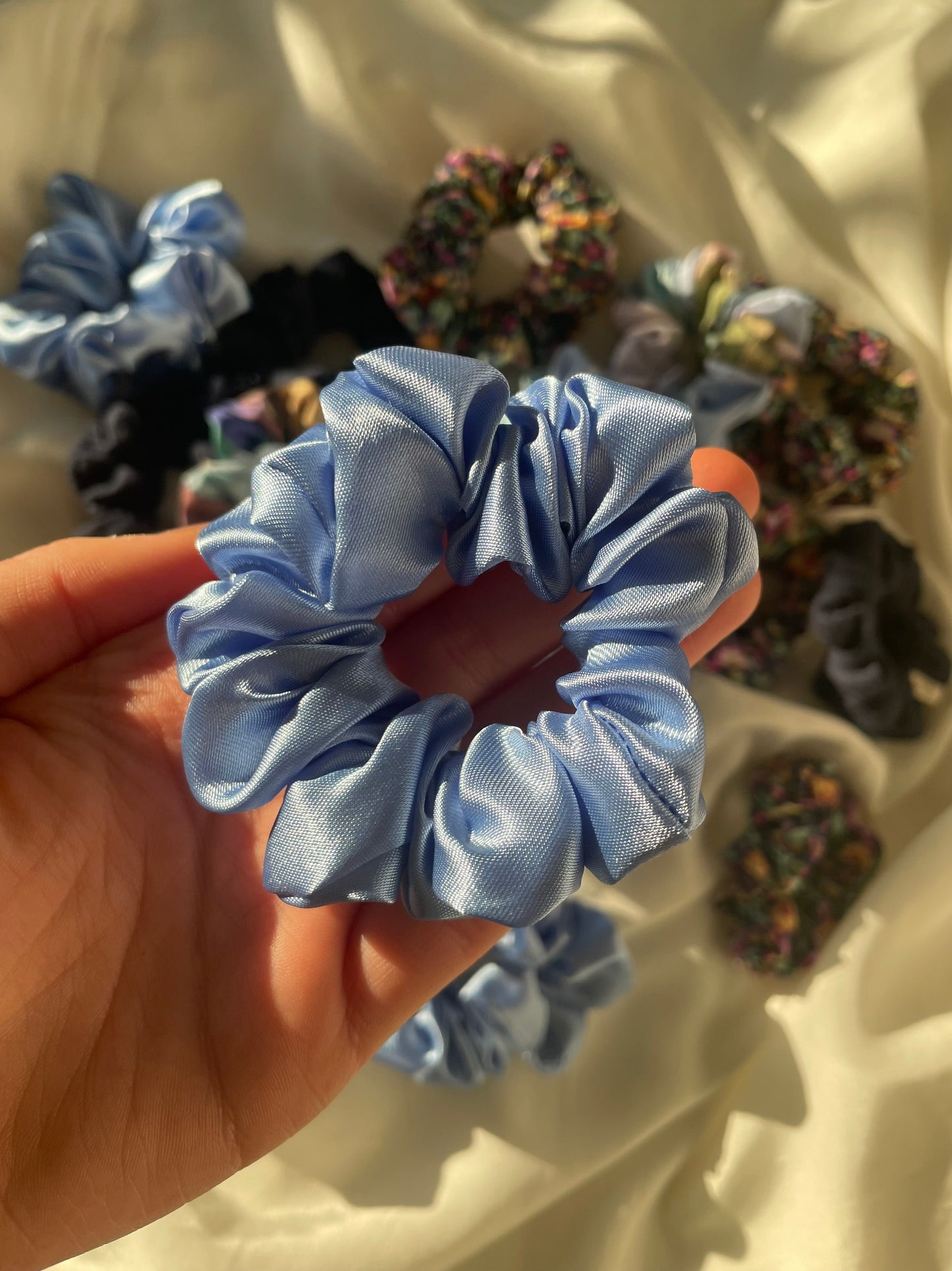 Scrunchie Mix Blau Frühling Blumen