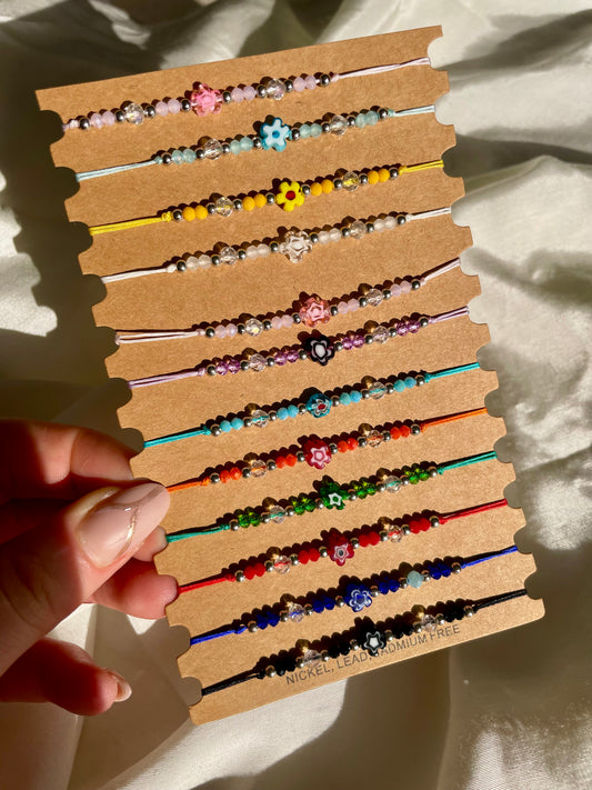 Dünnes Perlen Blumen Armband & Fußkettchen
