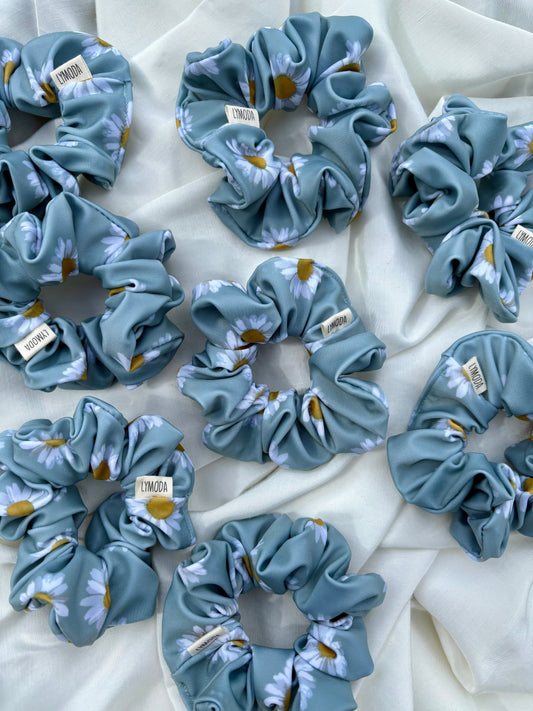 Swim & Sweat Scrunchie Daisy