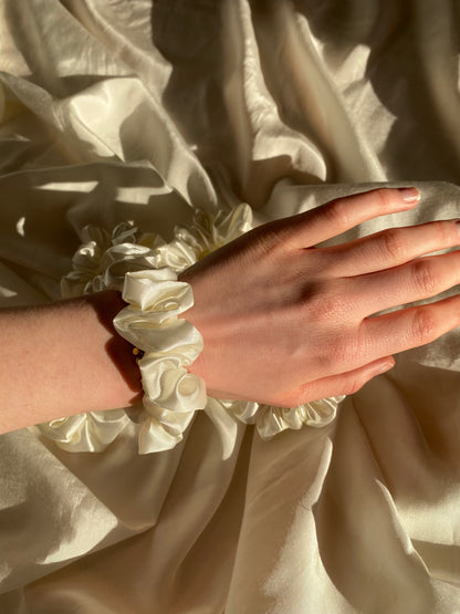 Scrunchie Weiß Satin