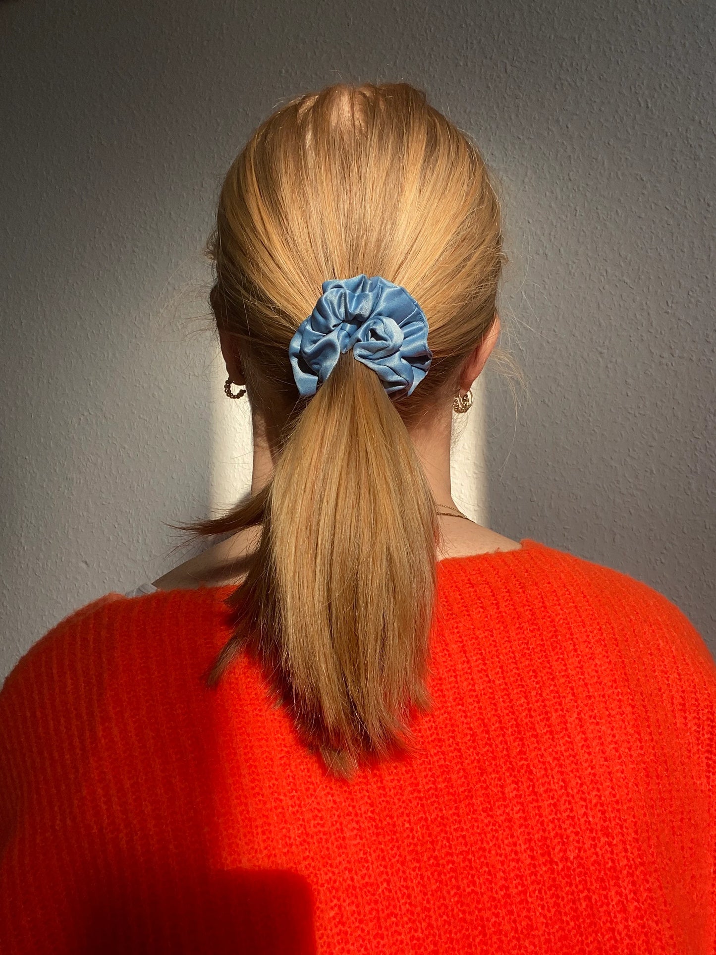 Hellblaues Heavy Satin Scrunchie