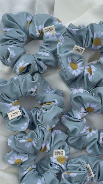 Swim & Sweat Scrunchie Daisy